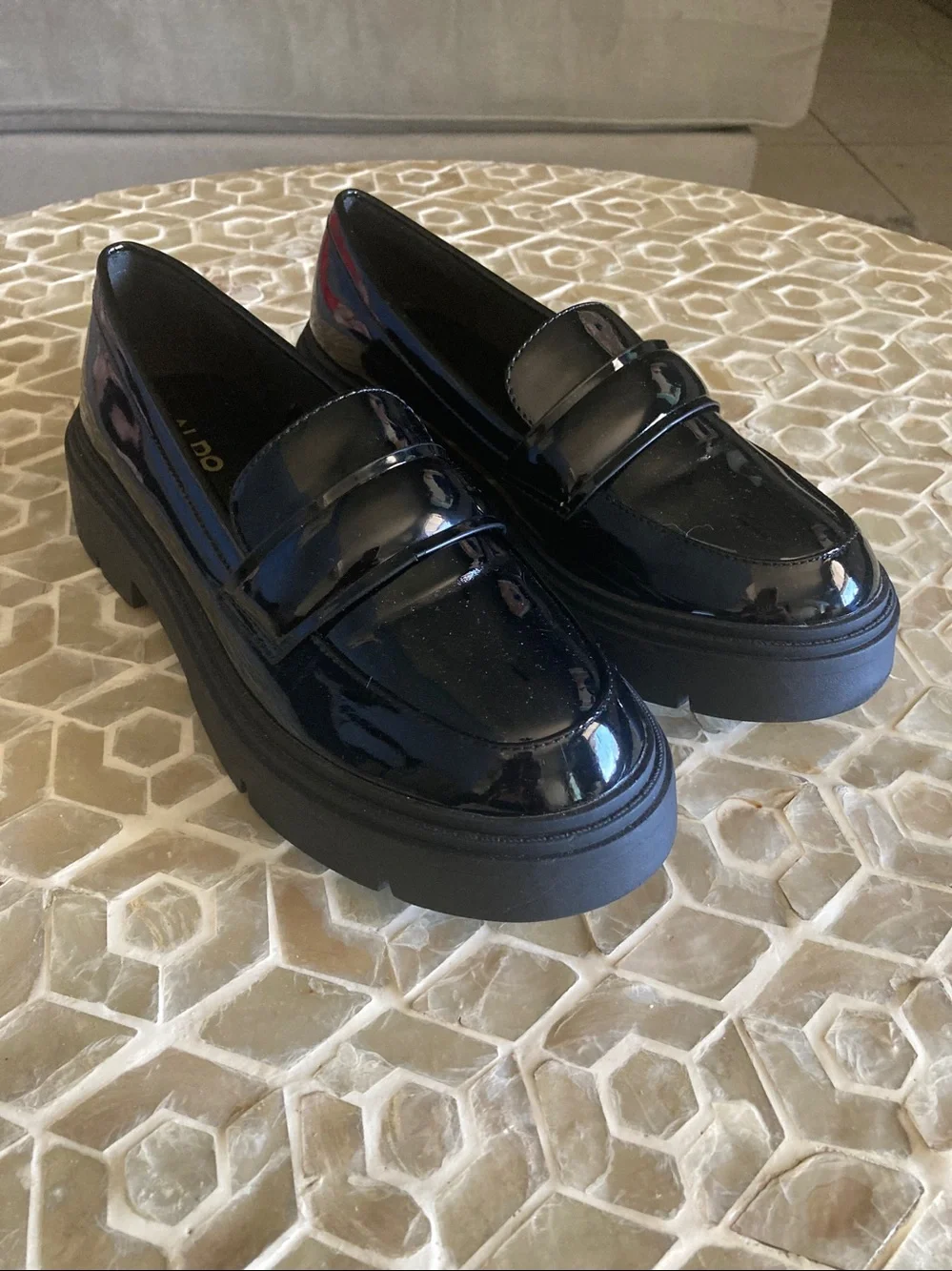Aldo Meshki lug-sole vegan-patent leather platform loafer (7.5) in black - Picture 3 of 11